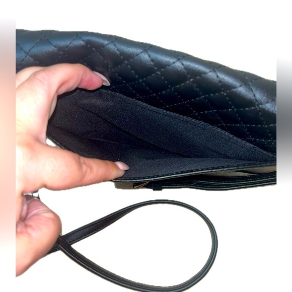 Nine West Black Quilted Faux
Leather Crossbody Purse - Picture 8 of 13